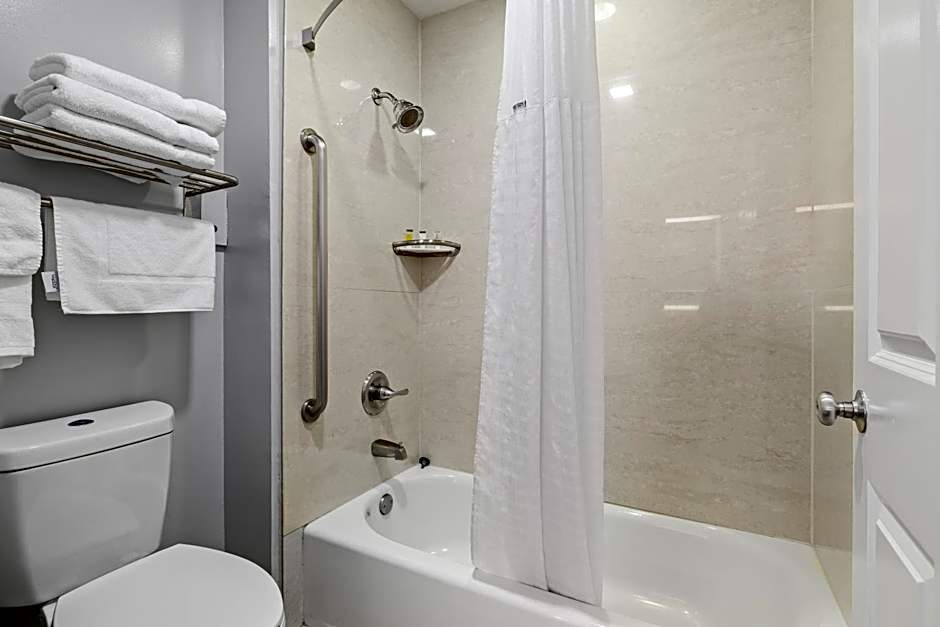 Hotel Skye San Francisco Airport SFO FREE SHUTTLE!