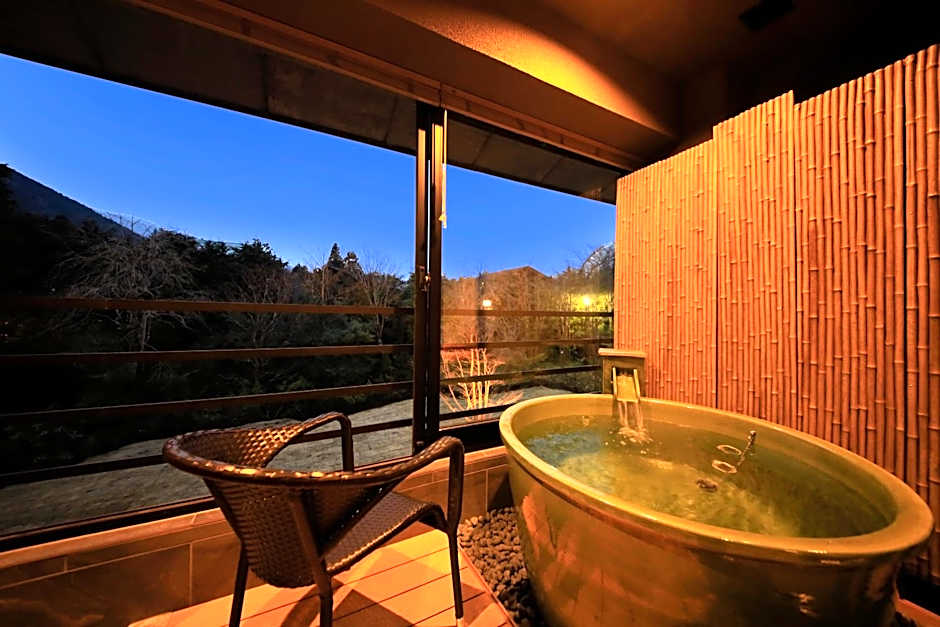 Hakone Fuga - Adult Only