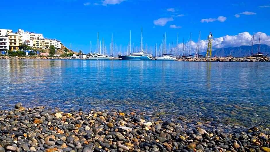 Derveni Luxury Apartments