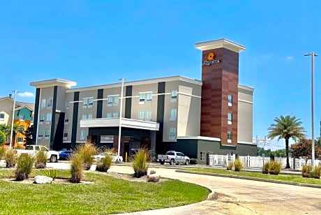 La Quinta Inn & Suites by Wyndham Gonzales