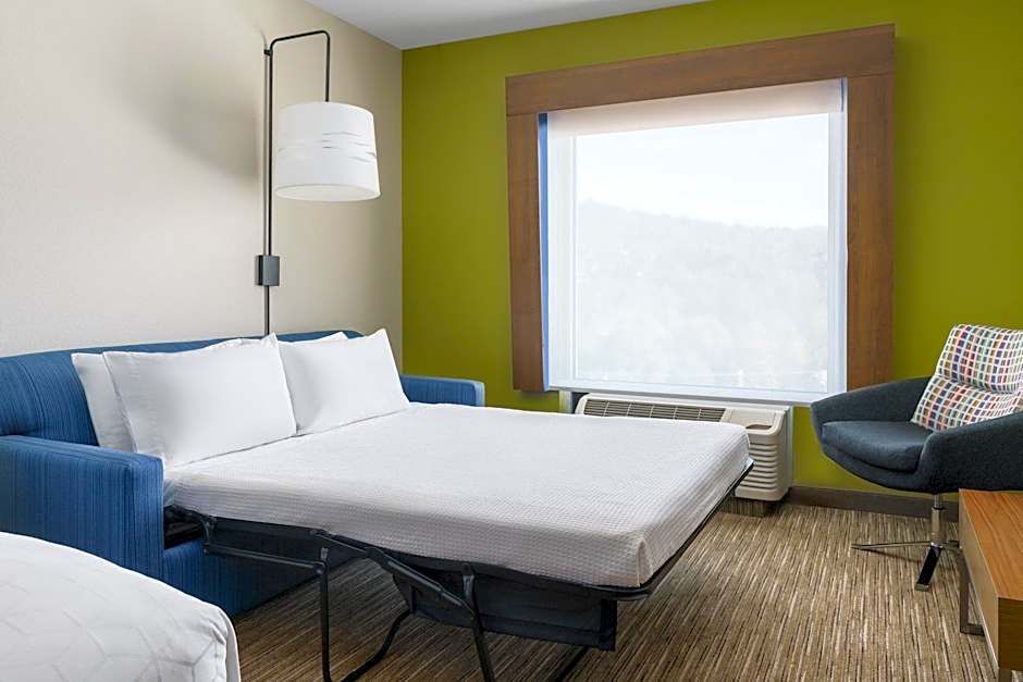 Holiday Inn Express & Suites Oakhurst-Yosemite Park Area by IHG
