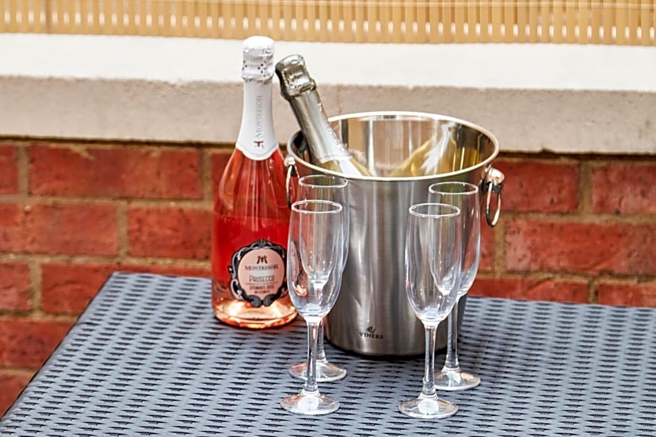 Vikings Apartment City Centre Exclusive Offers With Private Parking & Terrace