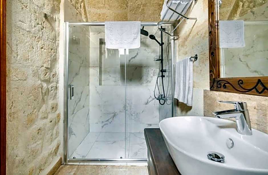 Uzay Cave Suite Hotel