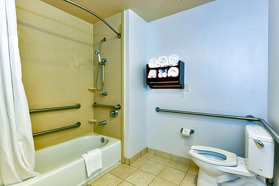 Hampton Inn By Hilton & Suites Pittsburg
