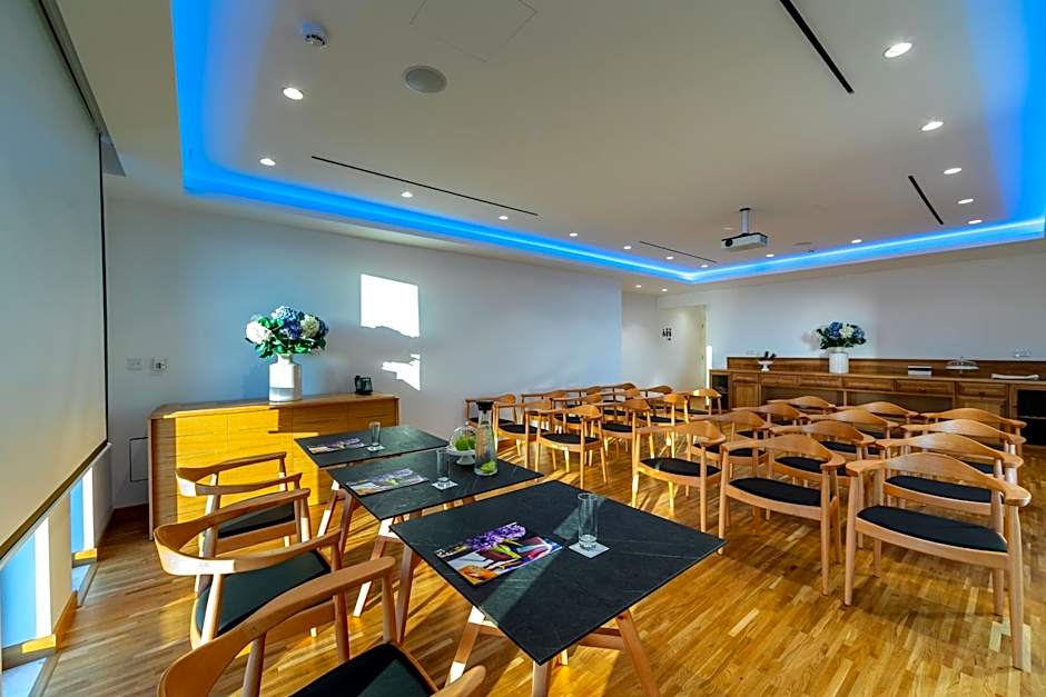 Anemi Hotel & Suites