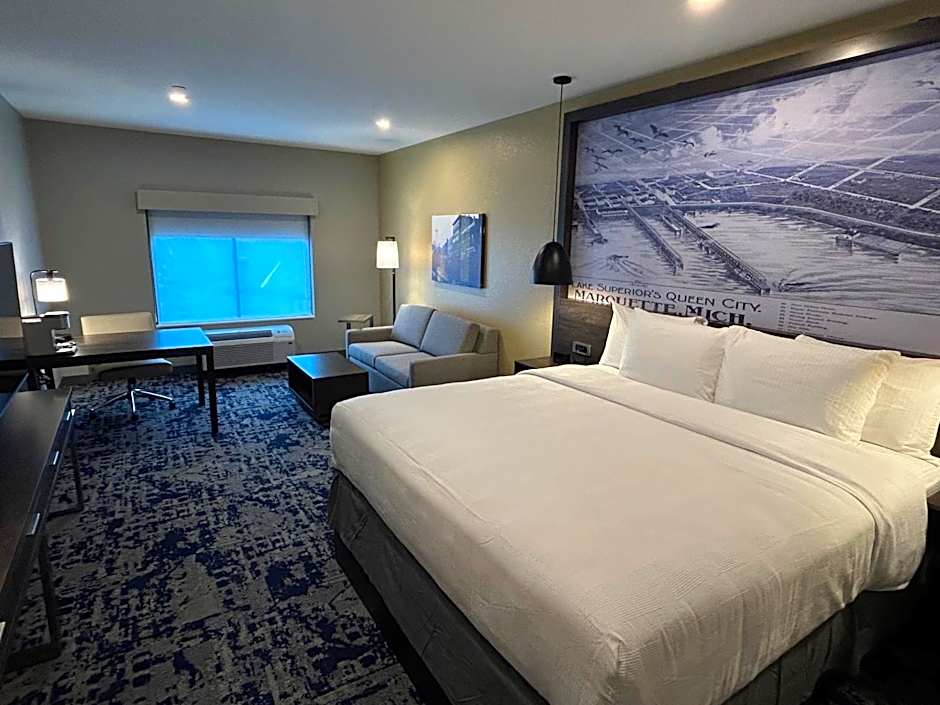 Best Western Plus Marquette Hotel & Suites
