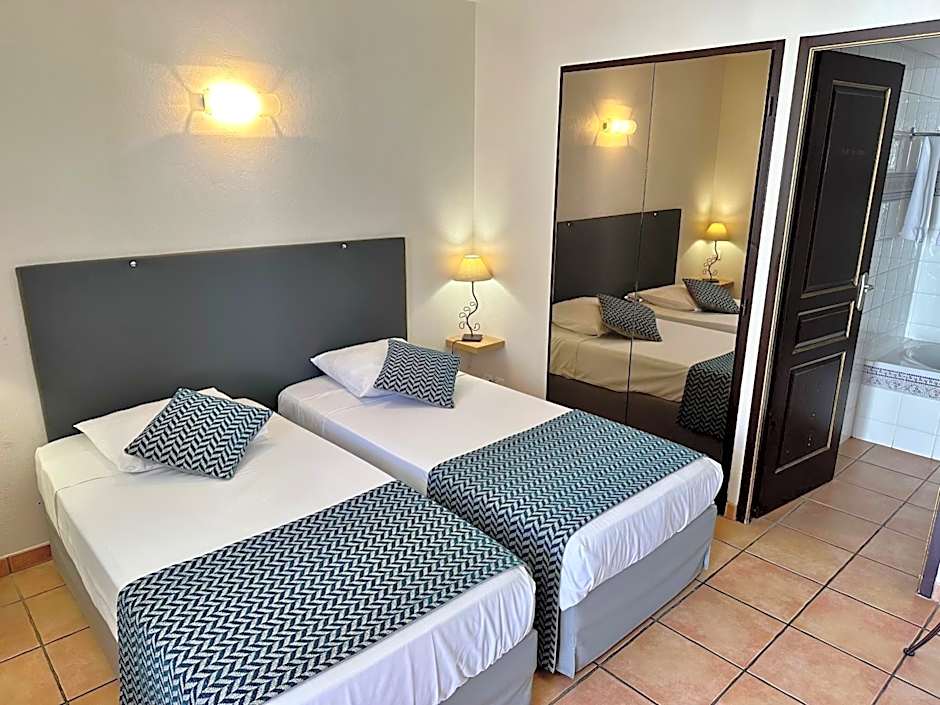 Logis Hôtel Les II Mas - Perpignan Sud