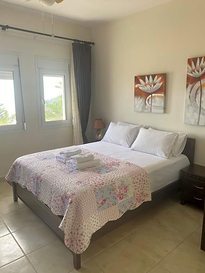 GoldenHill Studios&apartments
