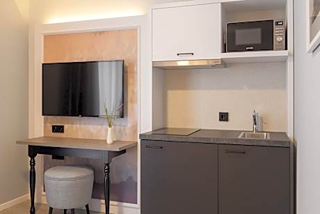 Standard Single Room with Balcony and Kitchenette