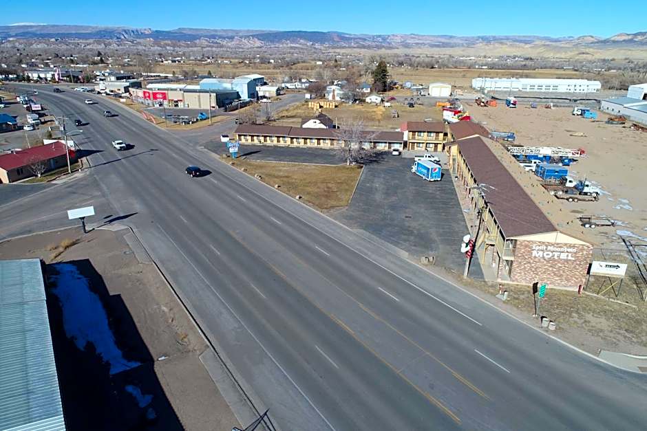 Split Mountain Motel