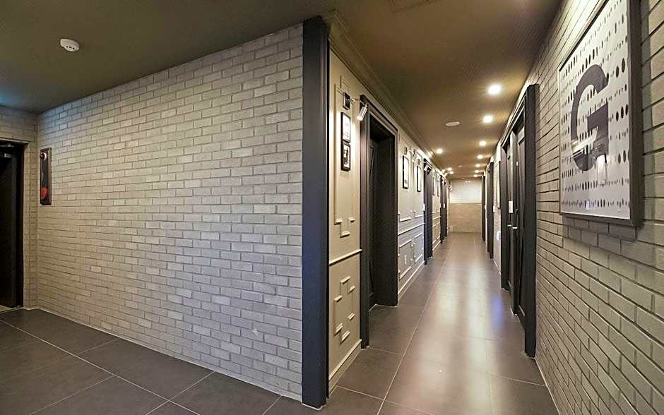 Hotel Gray