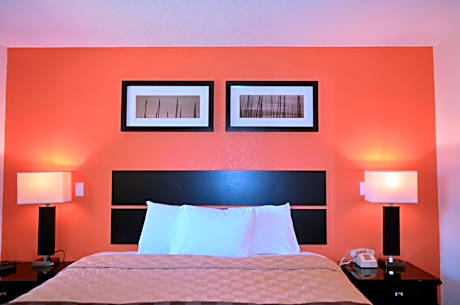 Deluxe King Room - Non-Smoking