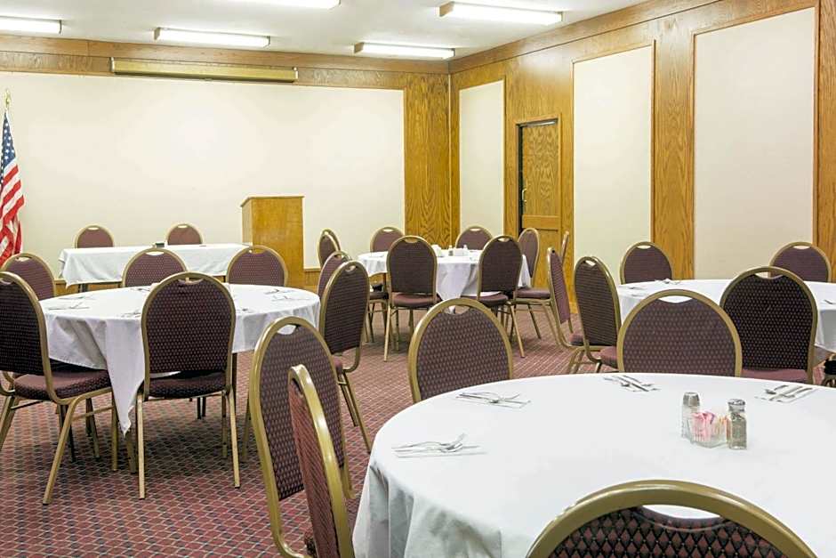 Ramada by Wyndham Enid