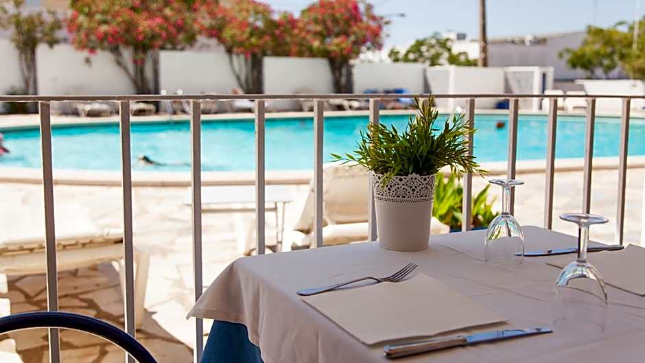 Carcavelos Beach Hotel
