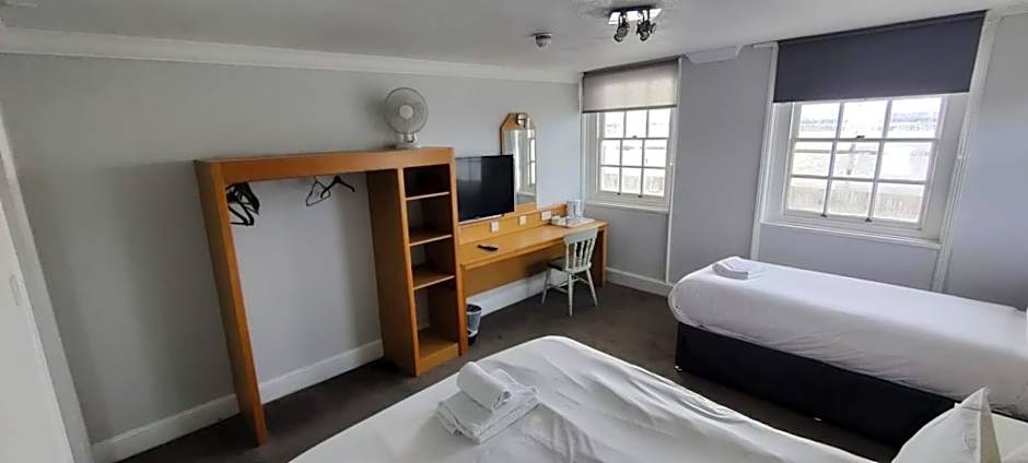 Royal Hotel, Bar & Grill