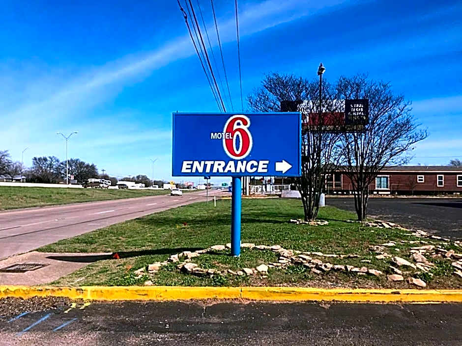 Motel 6-Waco, TX