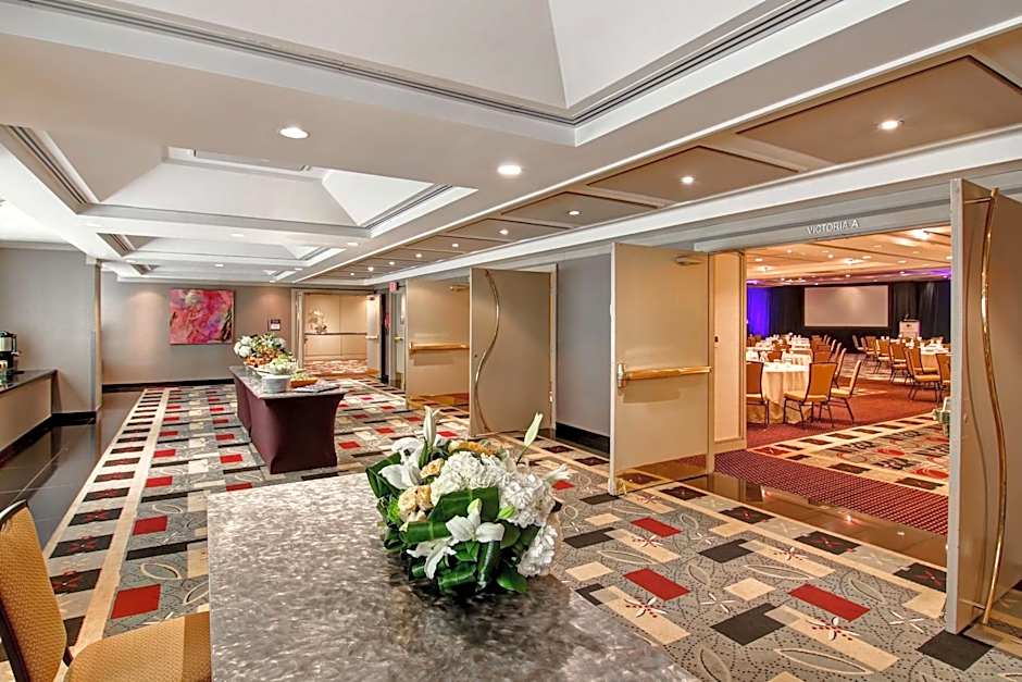 DoubleTree by Hilton Toronto Downtown