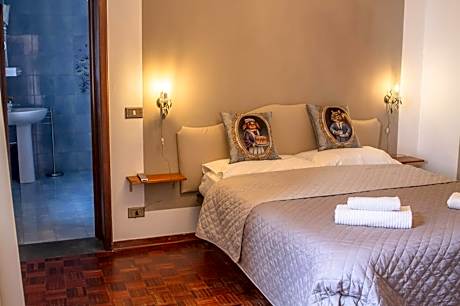 Double Room with Private Bathroom