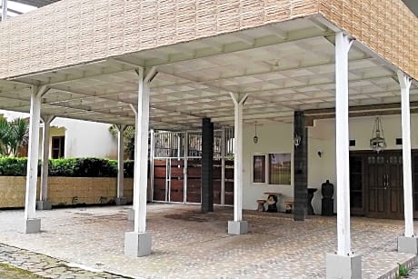 Pertiwi Homestay Near Museum Angkut Batu Mitra RedDoorz