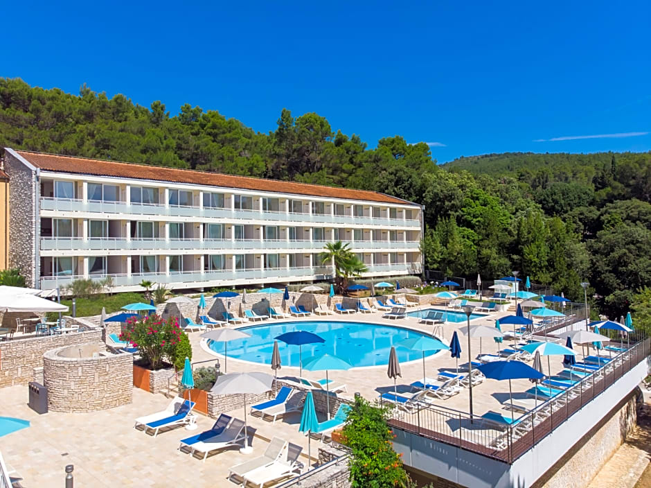 Miramar Sunny Hotel & Residence