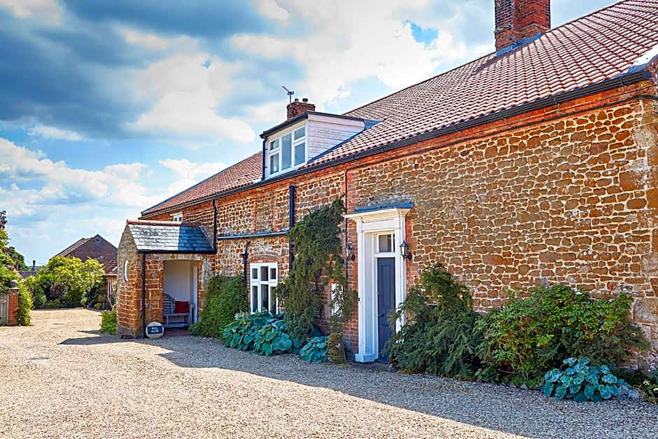 Cliff Farmhouse B&B Suites