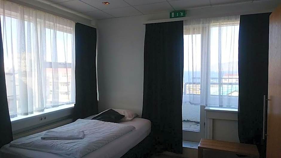 101 Guesthouse Hotel