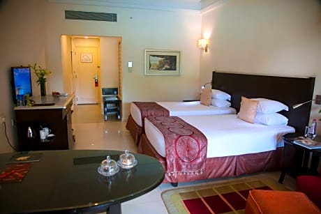 03Premium Indulgence Room Pool View Twin Bed