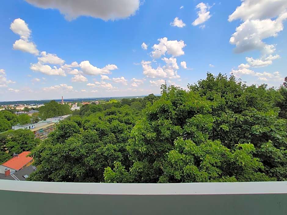 College Garden Hotel