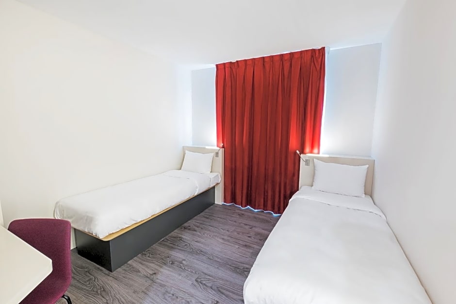 B&B HOTEL Zürich Airport