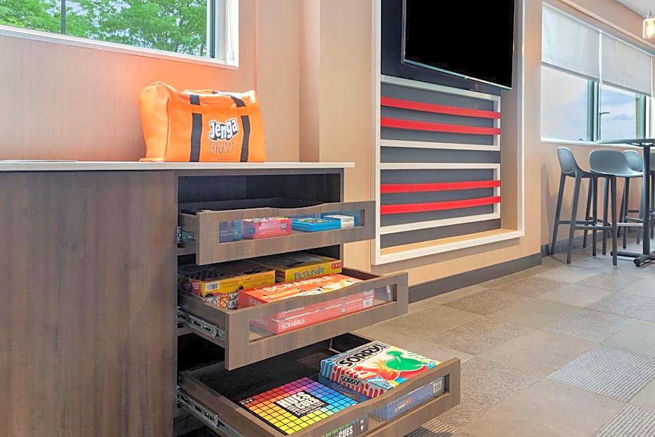 Tru by Hilton Lincoln East