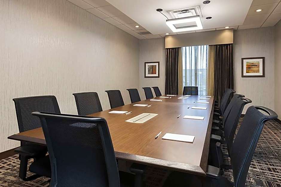 Hampton Inn & Suites by Hilton Airdrie