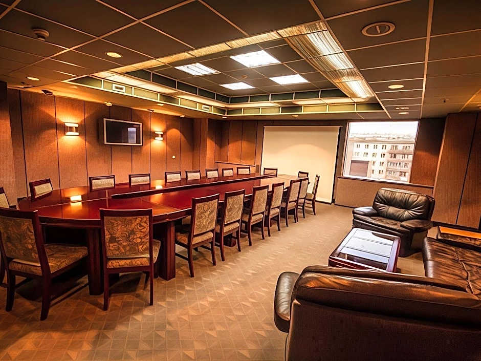 Chinggis Khaan Hotel