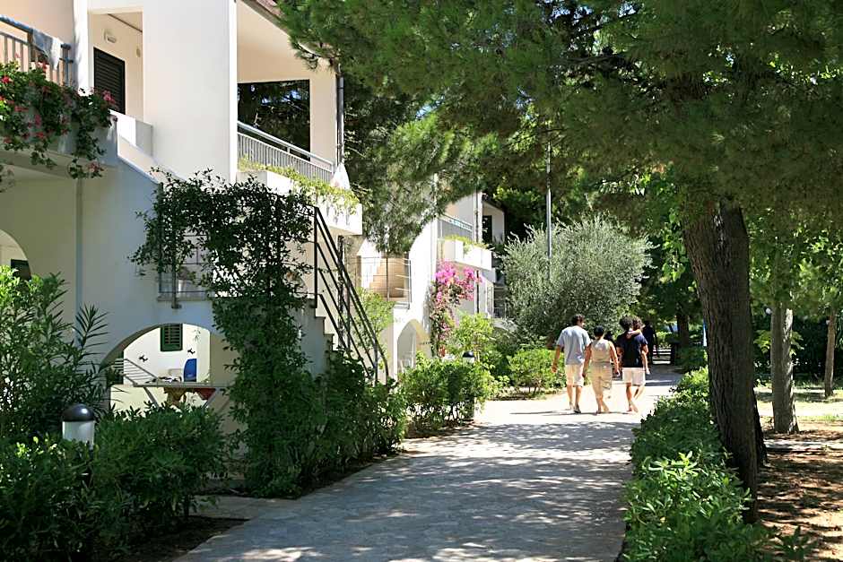 Baia degli Aranci Village