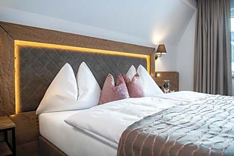 Junior Suite with Mountain View