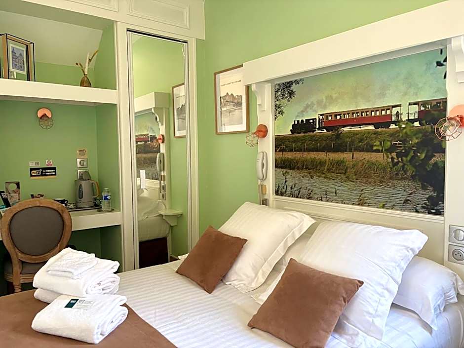 Logis Hôtel- Restaurant Le Relais Guillaume de Normandy-PARKING GRATUIT-Bornes électriques-VUE BAIE TERRASSE-Calme