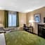 Quality Inn & Suites Des Moines - Merle Hay Road