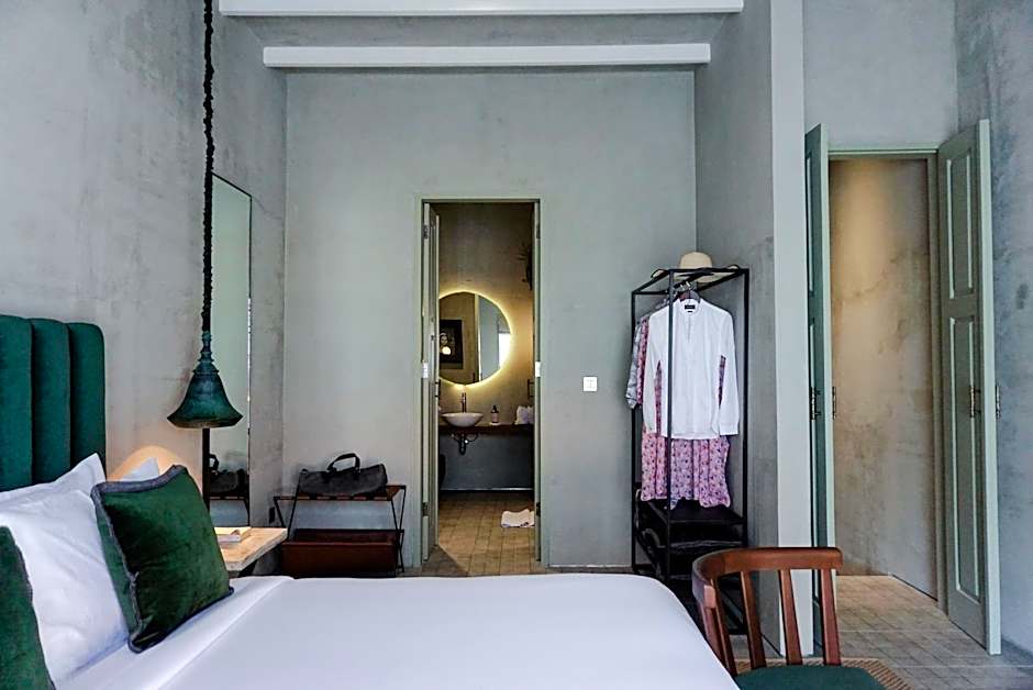 Studio O - Luxurious Duplex Studios Walk to Beach