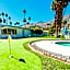 A PLACE IN THE SUN Garden Hotel - Big Units with Privacy Gardens & Heated Pool & Spa in 1 Acre Park Prime Location, PET Friendly