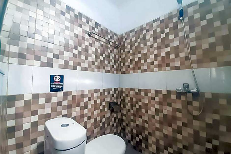 Wisma Brata 2 Mitra RedDoorz