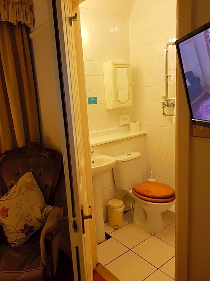 Schoolhouse Restaurant and Hotel