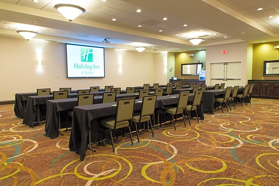 Holiday Inn Hotel & Suites Bloomington Airport, an IHG Hotel