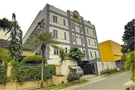 Hotel O Finest House Near Amplas Bus Terminal
