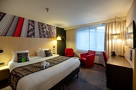 Suite with Hot Tub