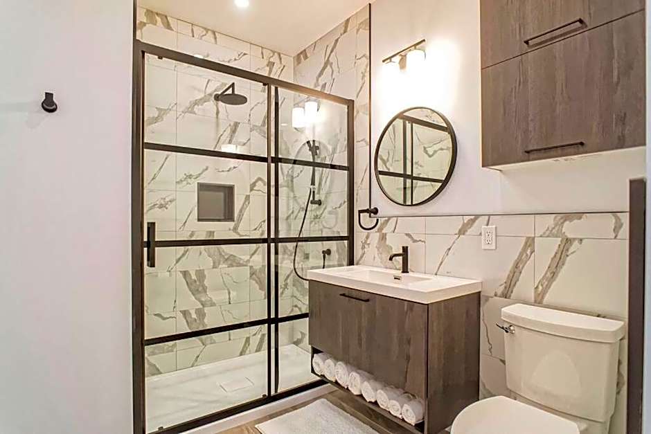 201 Condo au rez de chaussée , au coeur de Bromont