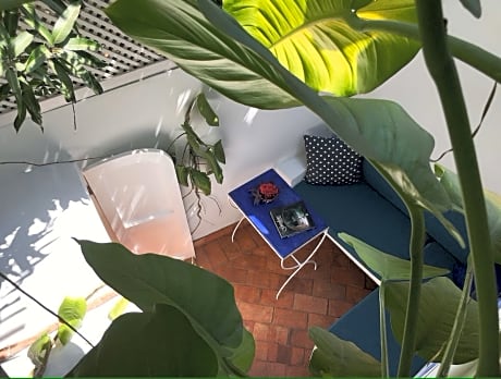 Lez Lezards Bed & Breakfast