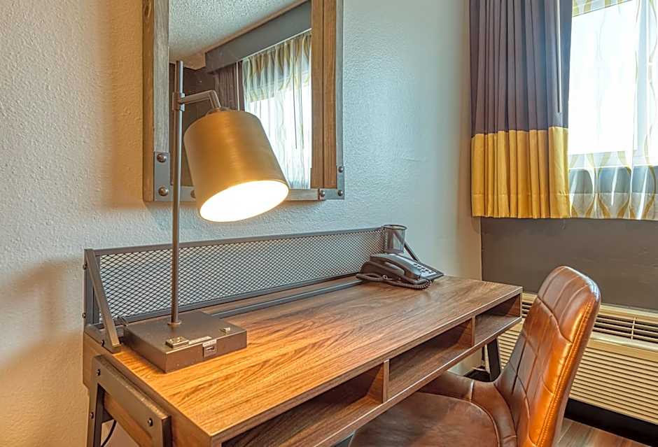 La Mirage Inn - Hollywood