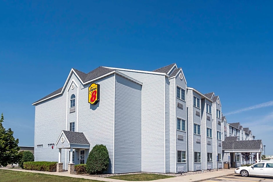 Super 8 by Wyndham Fargo Airport