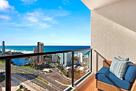 Deluxe Guest room, King, Sofa bed, Lagoon view, Balcony