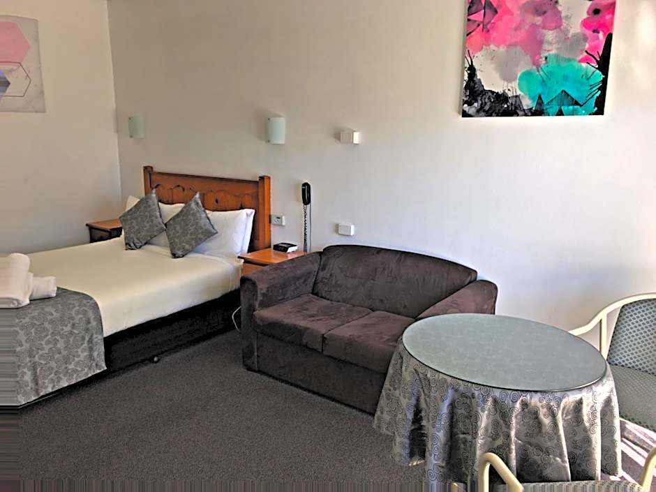 New England Motor Inn