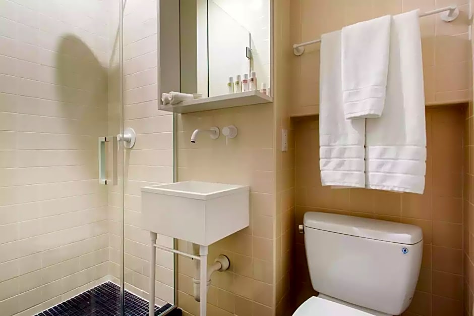 Gowanus Inn & Yard Hotel